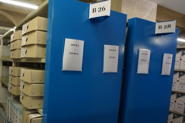 Indicateur de travée et porte-étiquette A5, pour rayonnage archiveT30, peinture époxy bleu. FERALP