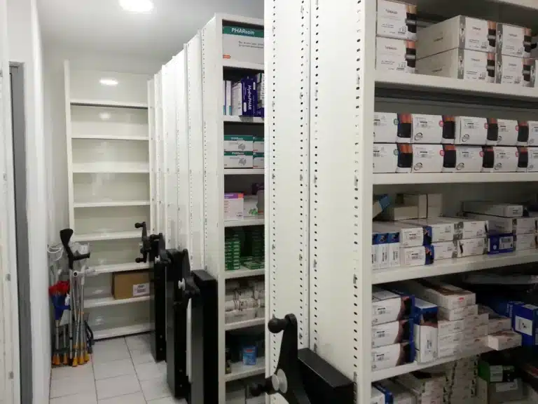 Armoires à déplacement latéral (ALD) pour réserve de pharmacie