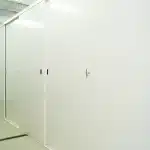 Armoires fixes à portes coulissantes pour archives pour une entreprise de BTP en Rhône-Alpes