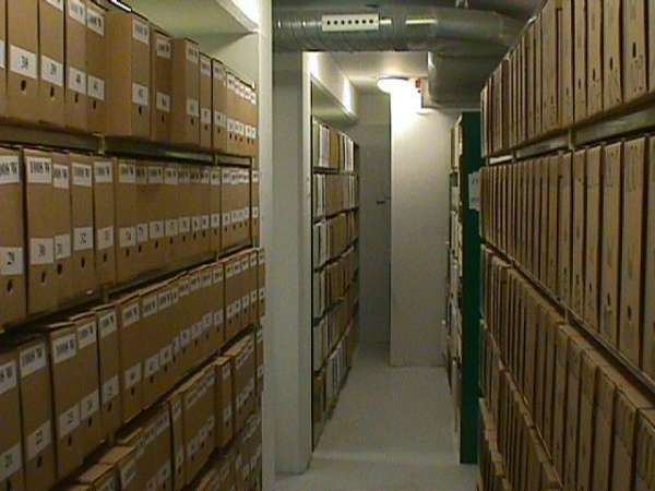 rayonnage archives - salle archive cave - boites à l'italienne