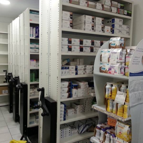 Rayonnage mobile de pharmacie. Rayonnage PROFILTOL FERALP.